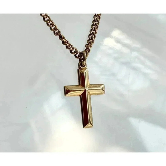 Vintage Jewelry - Vintage Gold Toned Chainlink Cross Choker Style Pendant Necklace - 13"